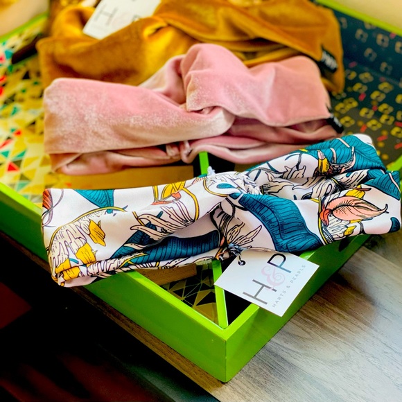 NWT Harts & Pearls High Performance Knit Turban. - Picture 1 of 9